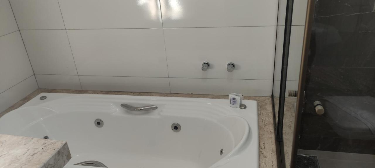 Hotel Esmeralda Verde Teófilo Otoni Екстериор снимка